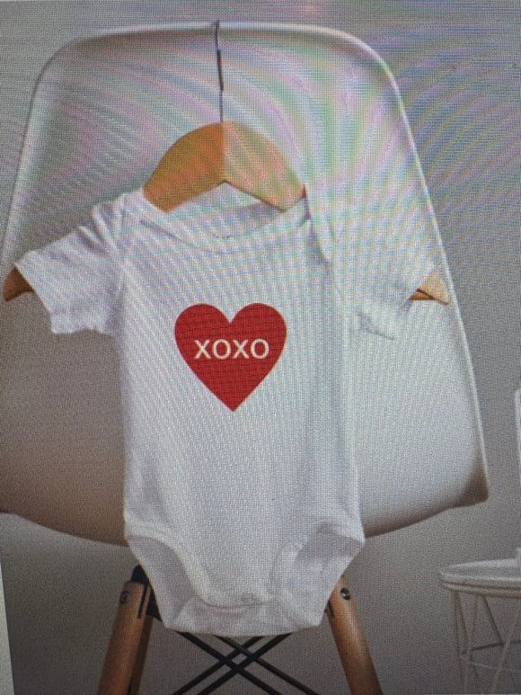 Baby Onesie: Heart xoxo